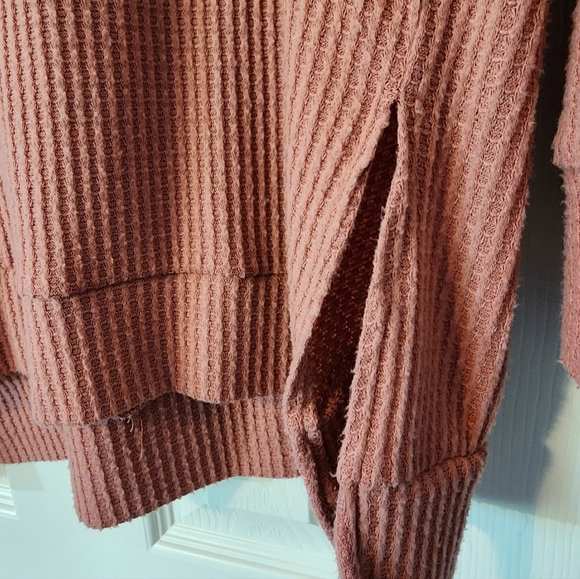 Zenana Outfitters Women's V-Neck Waffle Knit Tunic Top - Picture 4 of 5